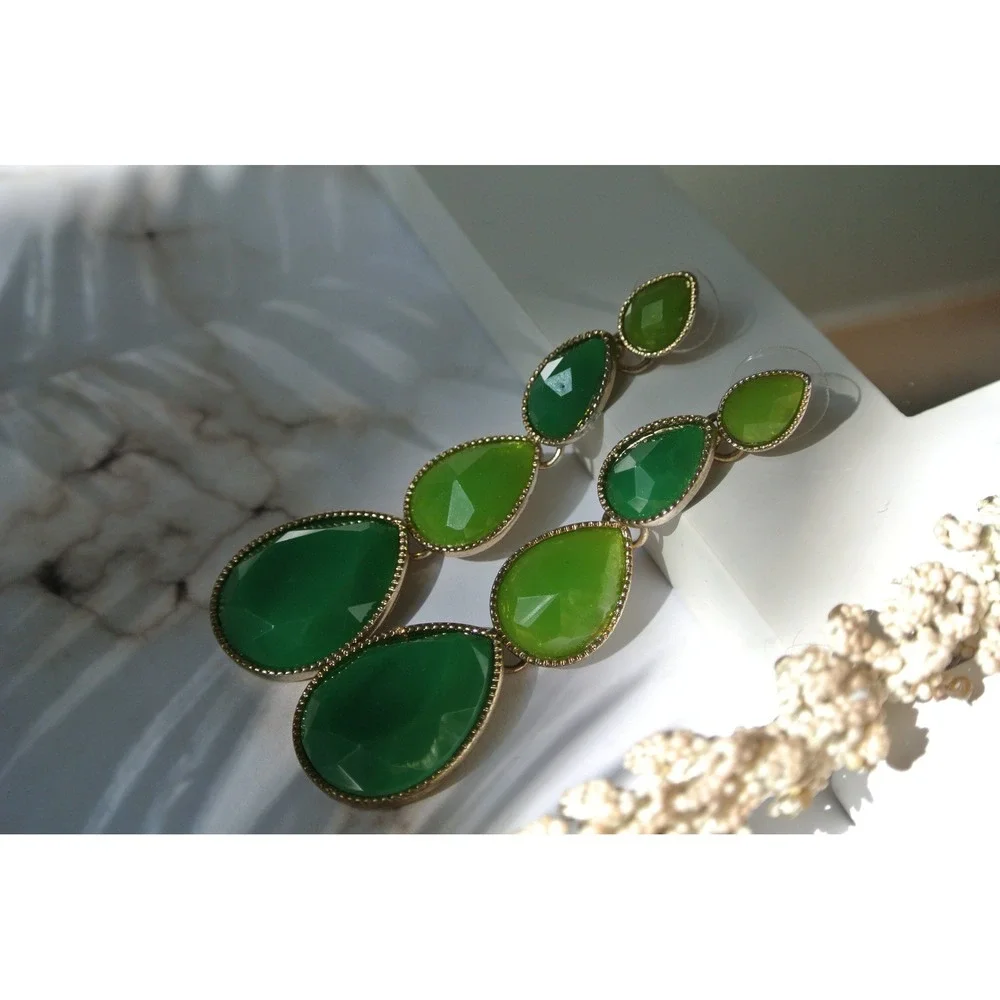 Banana Republic Ombre Green Faceted Stone Tiered Teardrop Drop Earrings OS